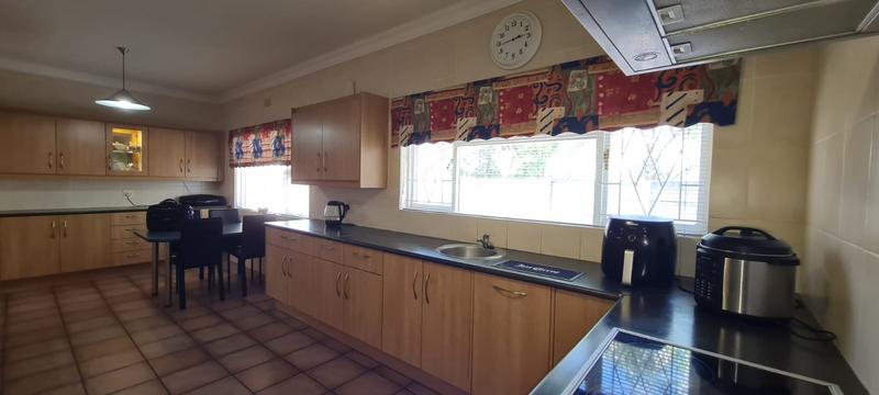 5 Bedroom Property for Sale in De La Haye Western Cape